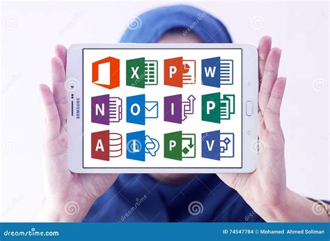 how are word excel and powerpoint similar to each other